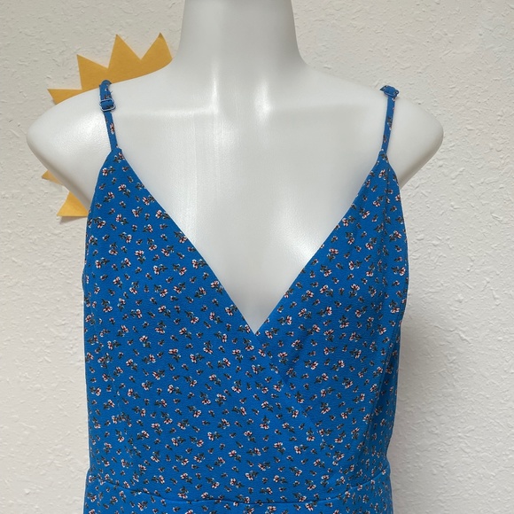 Material Girl - Picture 2 of 7